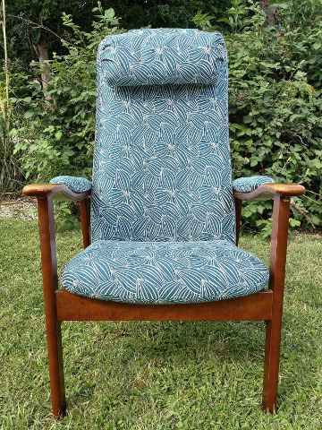 fauteuil relax et tissu lavable Cacao de Thévenon, motif graphique, pour chaise, fauteuil, canapé, rideaux et coussins, vendu par la rime des matieres, bon plan tissu et frais de port offerts. 
