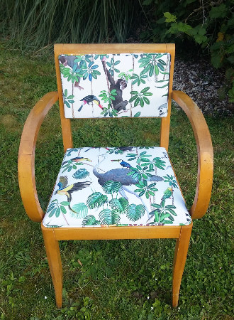 fauteuil bridge et tissu ameublement coton lourd et lavable La Jungle des Animaux, de Thévenon, motif jungle luxuriante, pour chaise, fauteuil, canapé, rideaux et coussins, vendu par la rime des matieres, bon plan tissu et frais de port offerts. 