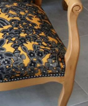 fauteuil Voltaire et tissu lavable Kew Gardens, motif végétal arbre de vie des serres royales de Londres, de Thévenon, pour chaise, fauteuil, canapé, rideaux et coussins, vendu par la rime des matieres, bon plan tissu et frais de port offerts. 