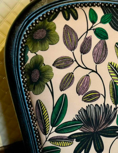 voltaire et tissu Orphée motif floral végétal stylisé de Thévenon