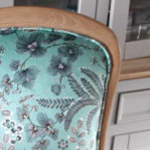 voltaire et tissu ameublement velours lavable Phoenix Velours, motif vgtal herbier contemporain, de Thvenon, pour chaise, fauteuil, canap, rideaux et coussins, vendu par la rime des matieres, bon plan tissu et frais de port offerts. 