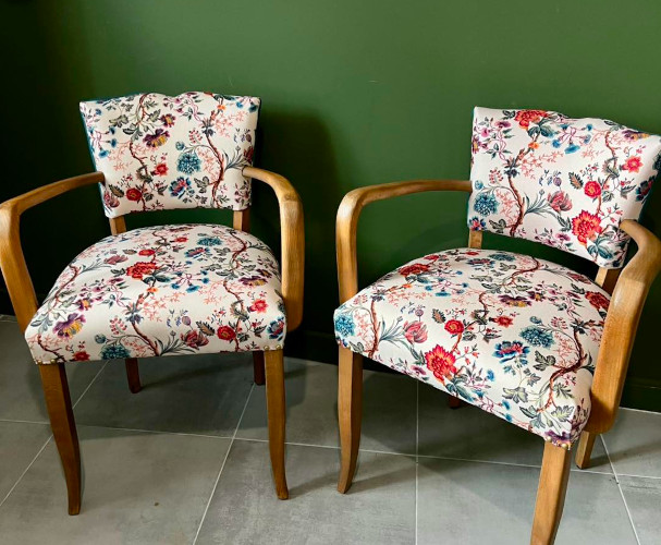fauteuil bridge tissu ameublement lavable Rochecotte, motif floral végétal belles demeures de charme, de Thévenon, pour chaise, fauteuil, canapé, rideaux et coussins, vendu par la rime des matieres, bon plan tissu et frais de port offerts. 